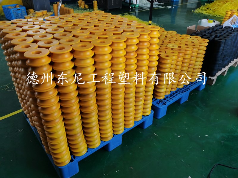 運(yùn)苗車(chē)-軌道滑輪